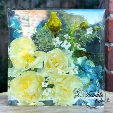 15 cm × 15 cm - Resin Flower Keepsake
